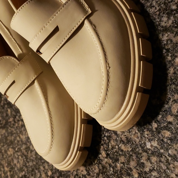 Sincerely Jules Platform Shoe - Picture 8 of 11